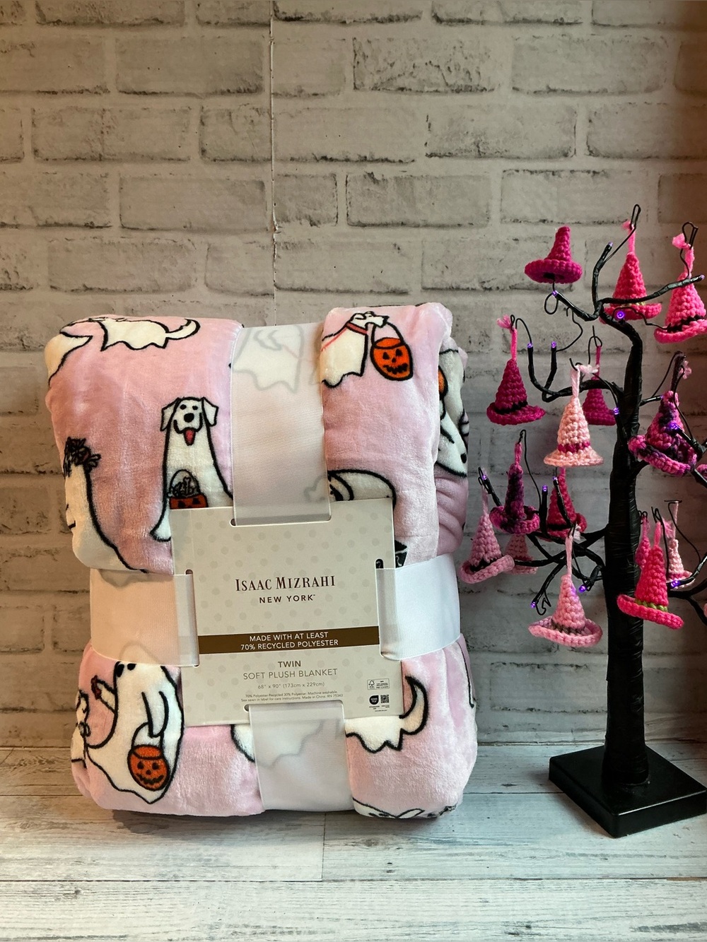 IMNYC ISAAC MIZRAHI Twin Size Pink Ghost Dogs Blanket-68” x 90”